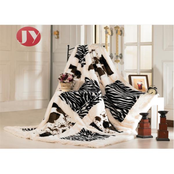Polyester Plush Fur Blanket Personalized Soft Touch Patchwork Keep Warm