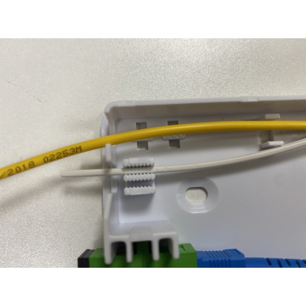 FTTH Fiber Optic Termination Box ABS White 4fibers For Flat Drop Cable Indoor