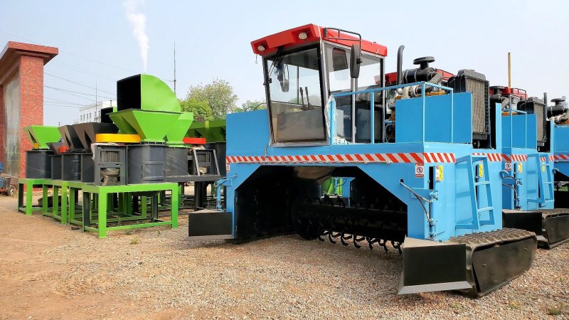 Self Propelled Compost Fertilizer Machine Crawler Row Turner For Organic Fertilizer Production