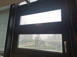 China Powder Coated Aluminium Awning Windows Weatherproof With Insect / Solar Screen on sale
