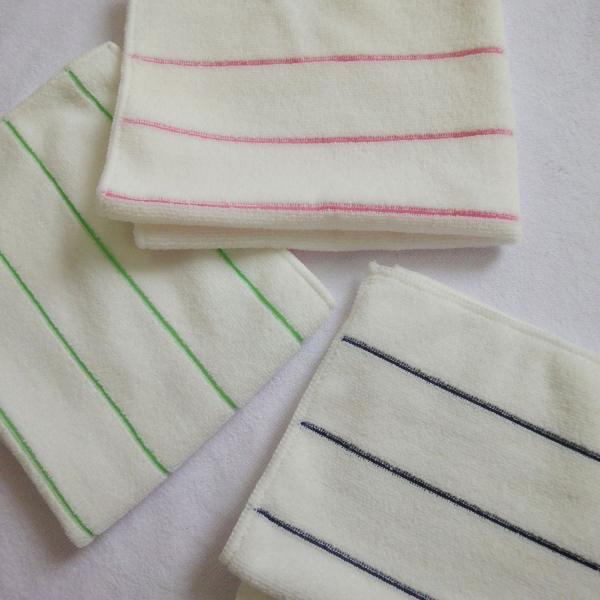 White 100% polyester bath towel