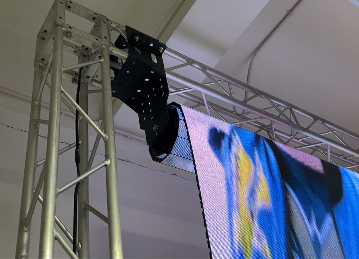 Flexible LED Roll-Up Display P1.56, Space-Saving Design Conference Rooms Meeting Rooms