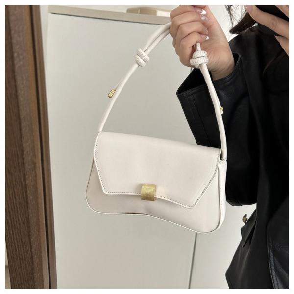 PORTABLE Saddle Bag Purse 2023 Collection Designer Handbags for Women's Portable Size