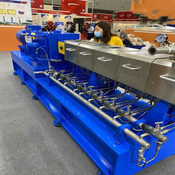 High Efficiency Twin Screw Extrusion Machine Plastic Modification Pelletizing Equipment With PLC Intelligent Control