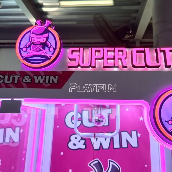 Wholesale Playfun Pink Cut Machine Coin Operated Scissors Game Gift Machine Prize Arcade Vending Machine for Kids