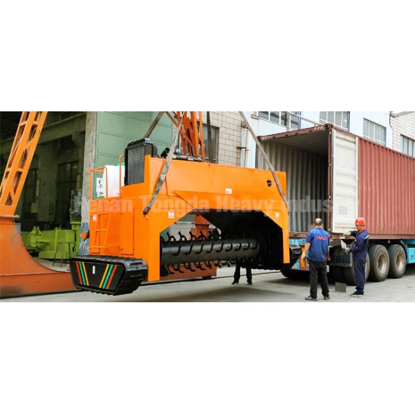 Animal Manure Fermentation Compost Turner Machine Windrow Crawler Compost Turner