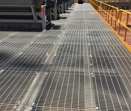 Galvanized High-Safety Steel Grating for Flooring Drainage Systems with Customizable Sizes
