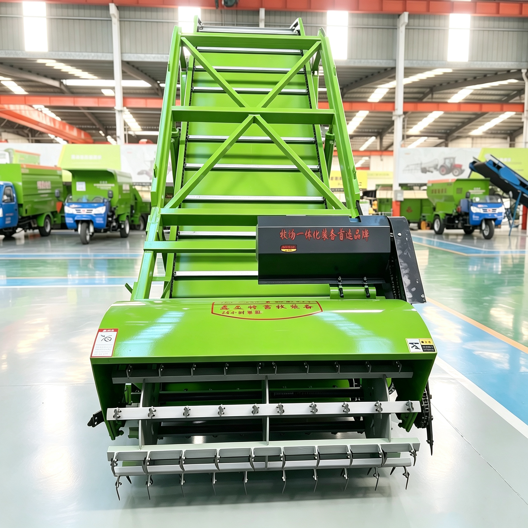 Self Propelled Silage Loader Digger Cattle Sheep Feeding Equipment Adjustable