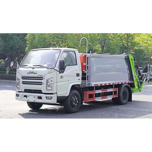 Diesel Fuel Type Euro 3 JMC 4X2 6cbm Compacted Compression Garbage Waste Collection Truck for Sustainable Waste Disposal