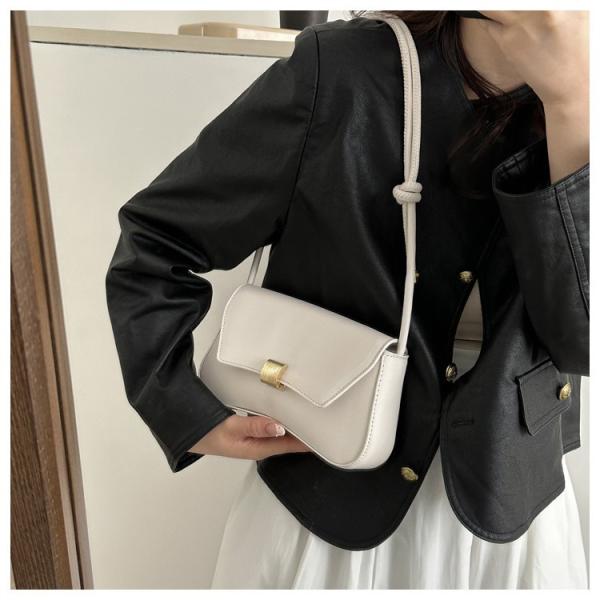 PORTABLE Saddle Bag Purse 2023 Collection Designer Handbags for Women's Portable Size