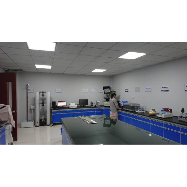 4mm SPC Vinyl Flooring Non-Formaldehyde Lead-Free Virgin Material Click System Wear Layer 0.2mm