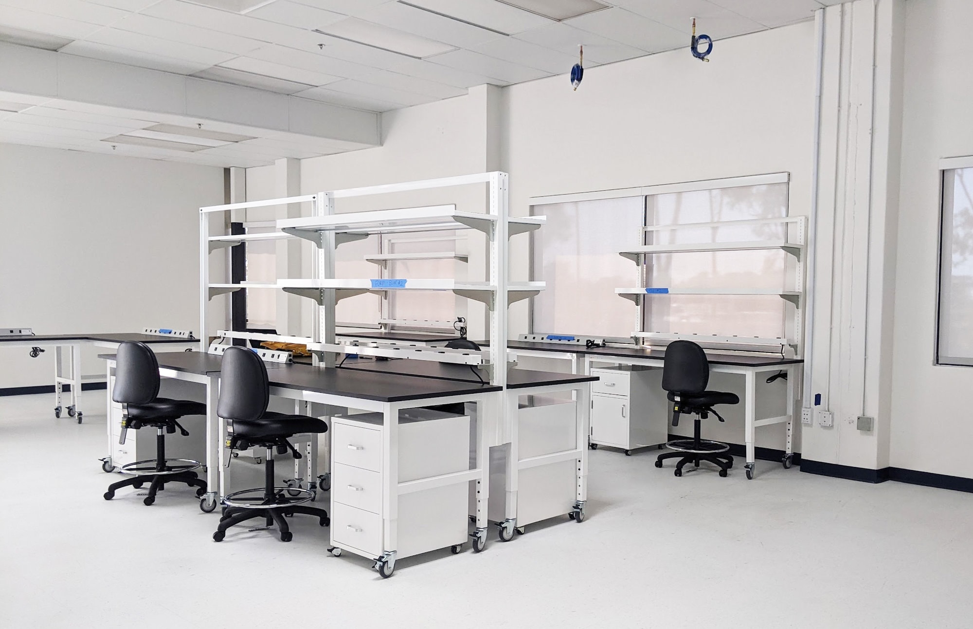 Mechanical Classroom Lab Table Heavy Duty Triangle Computer Desk Space Saving For University
