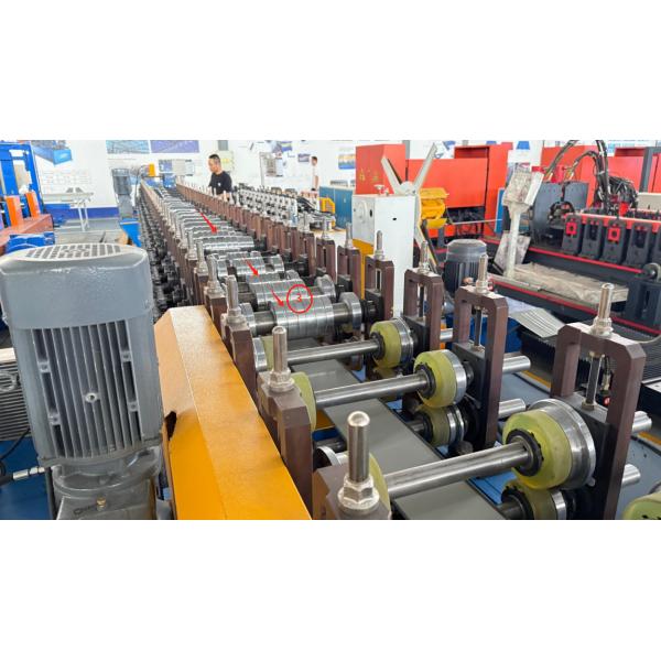 Width adjustable ridge cap rolling forming machine