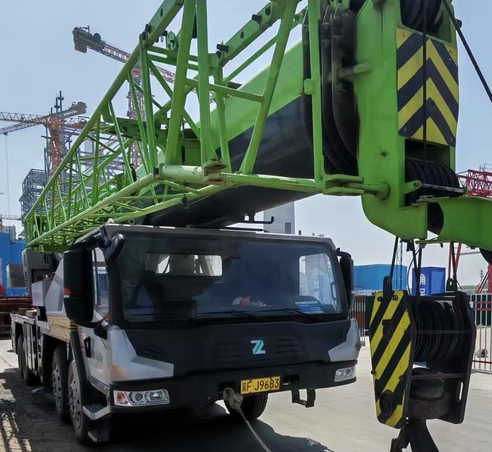 Second Hand 2021 Zoomlion Mobile Crane Model ZTC800V653 Double Hooks