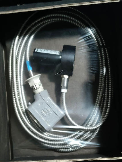 EPRO PR9268/602-000 Absolute Vibration Transducer Vertical Version with Armored 8m Cable for High-Temperature up to 200°C
