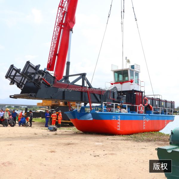 High Efficiency Aquatic Weed Harvester with Paddle Wheel Drive and 2000 m³ Capacity