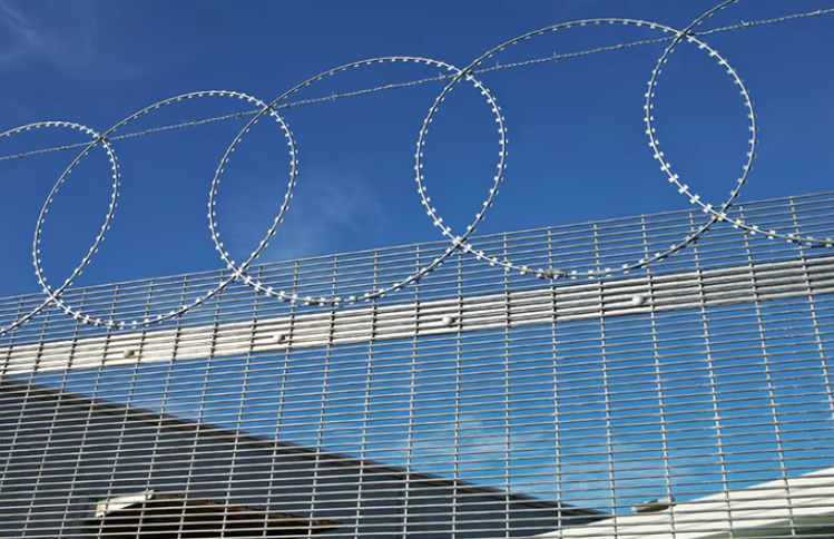 Clear View Galvanized Small Hole Anti Cut 358 Security Fence For Garden