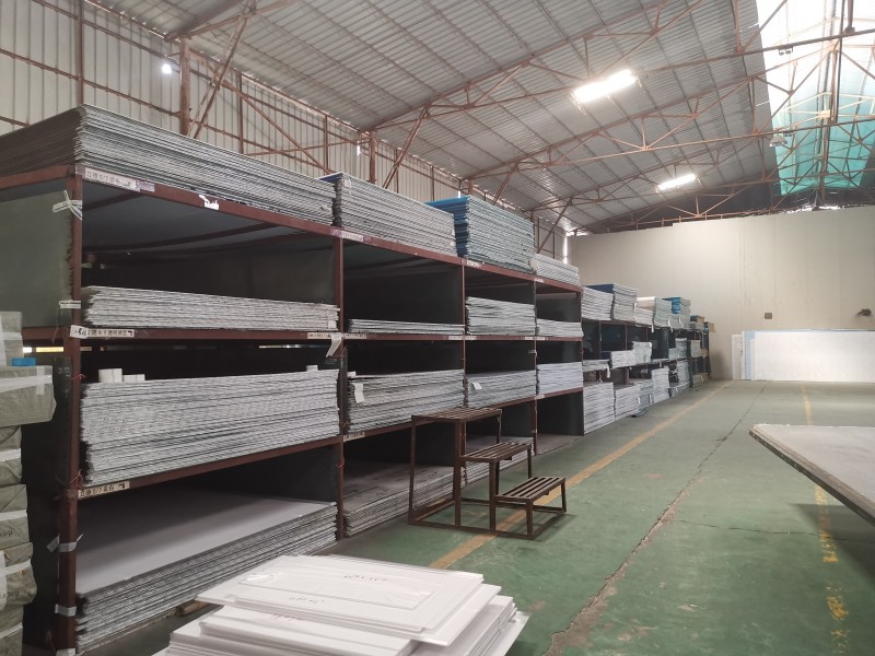 Normal Size 2.1 5.8m PC board Awning Canopy Roofing Impact Resistant and Lightweight Material Suitable for Long Term Outdoor