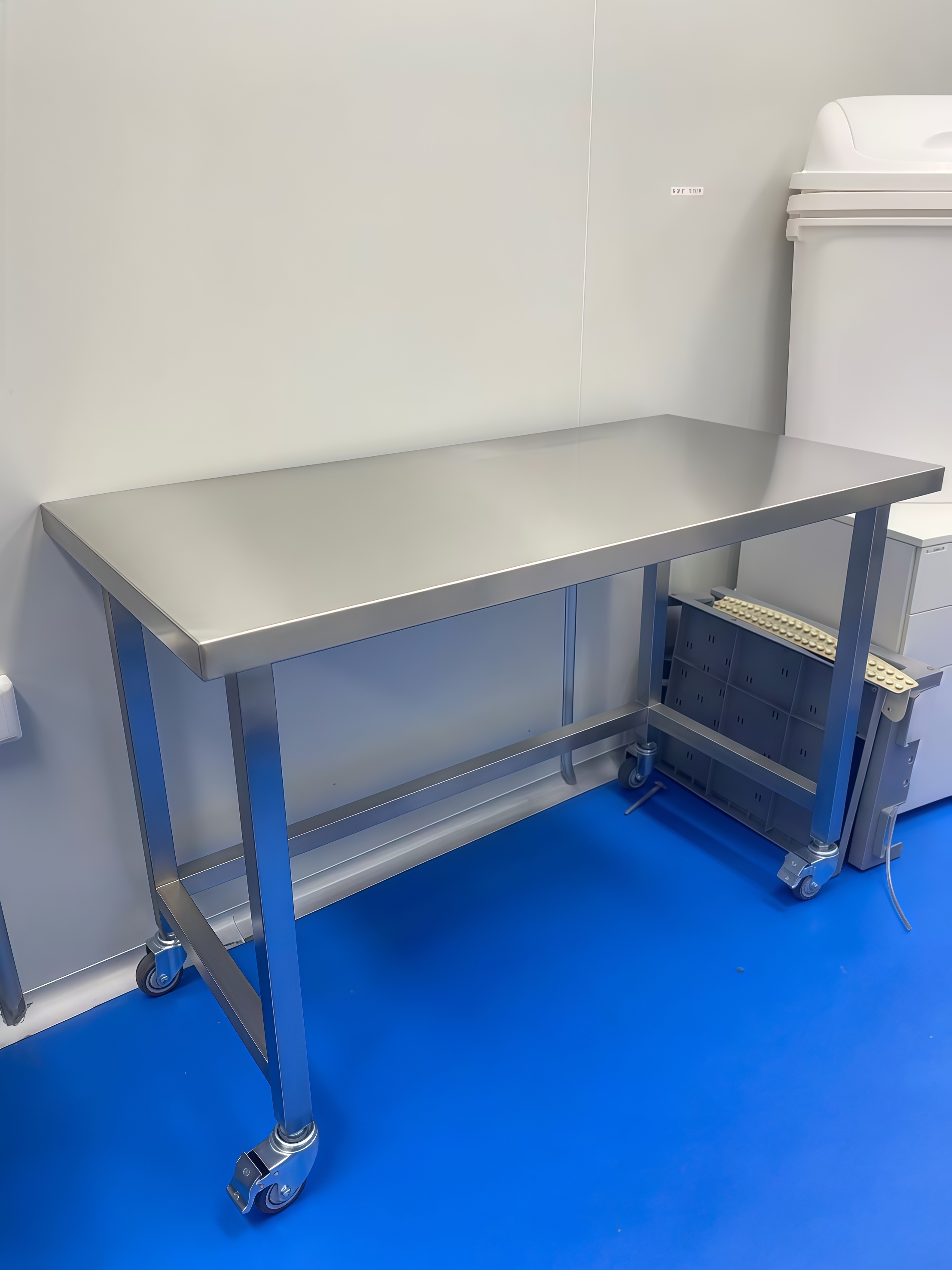 Custom Stainless Steel Workbench Chemical Resistant Stainless Work Table With Reagent Storage Cabinet