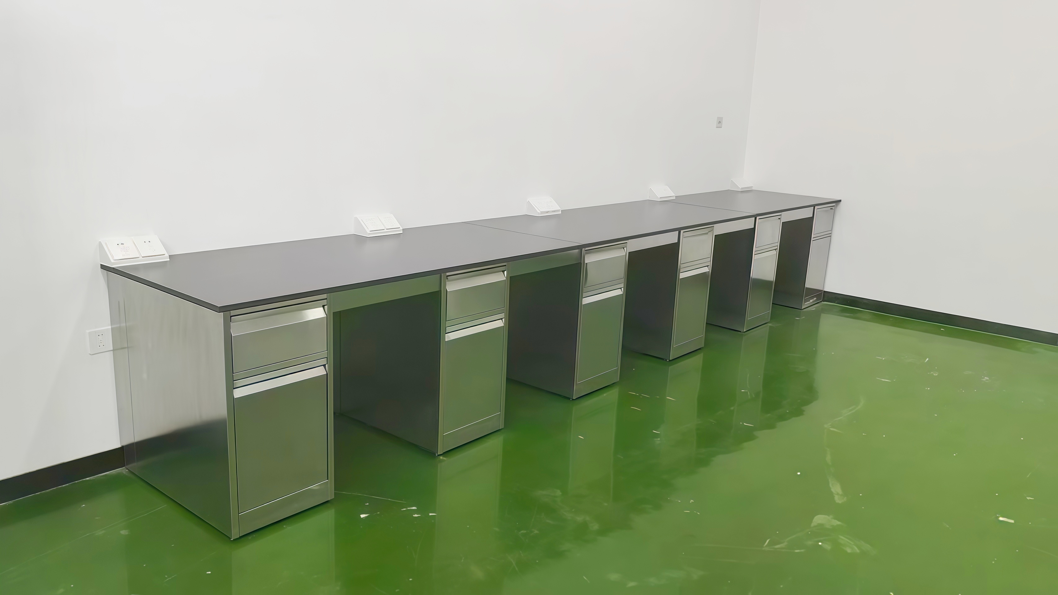 Custom Stainless Steel Workbench Chemical Resistant Stainless Work Table With Reagent Storage Cabinet