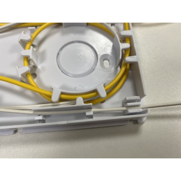FTTH Fiber Optic Termination Box ABS White 4fibers For Flat Drop Cable Indoor