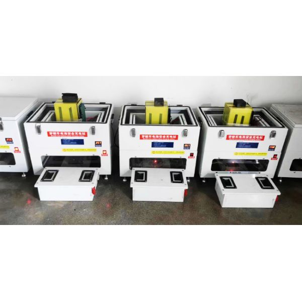 Two Way Radio Shuttle Racking Pallet Runner Rack System Room Temperature Warehouse