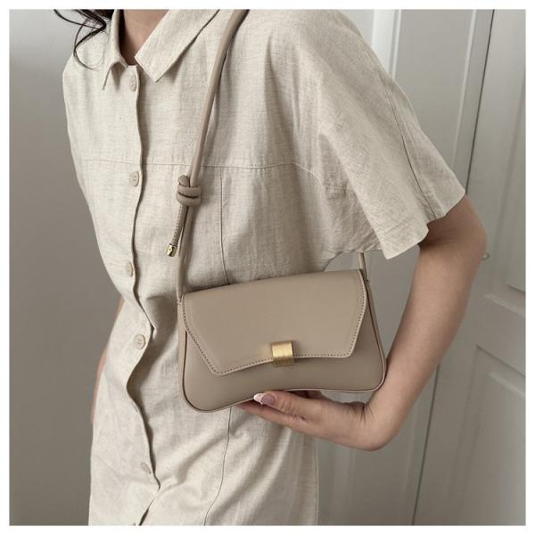 PORTABLE Saddle Bag Purse 2023 Collection Designer Handbags for Women's Portable Size