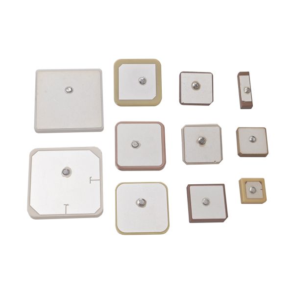 Small Mini GPS/GNSS Active Ceramic Embedded Antenna U.FL Connector 1560-1610MHz Frequency Range 28dBi