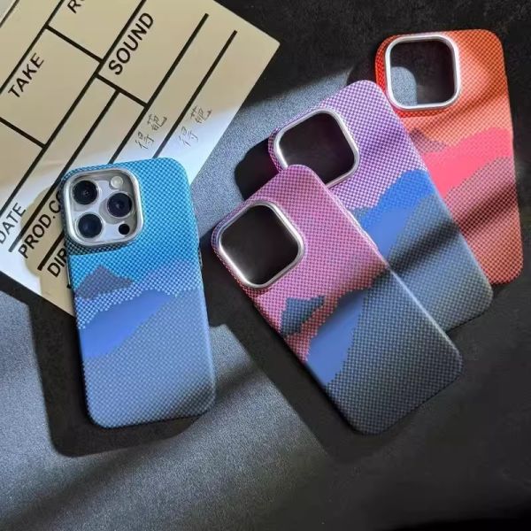 Suitable For IPhone16PROMAX Mobile Phone Case Luminous Magnetic Kevlar Texture Carbon Fiber Apple 14 Protective Cover