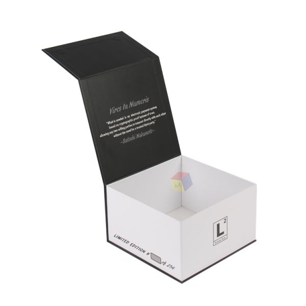 Square Cheap Cardboard Hat Box with Clear Window and 1-3 Days Sample Time for Wholesale