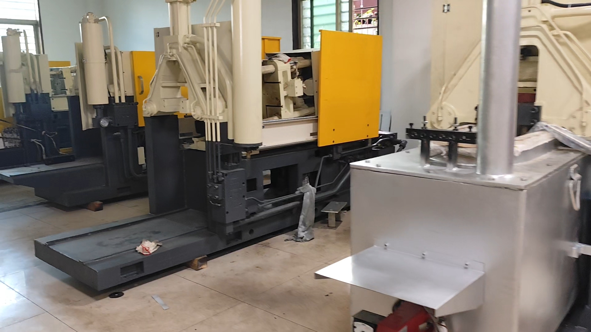 Versatile Hot Chamber Die Casting Machine for Custom Special-Shaped Zinc Alloy Smart Lock Panels and Lock Frames