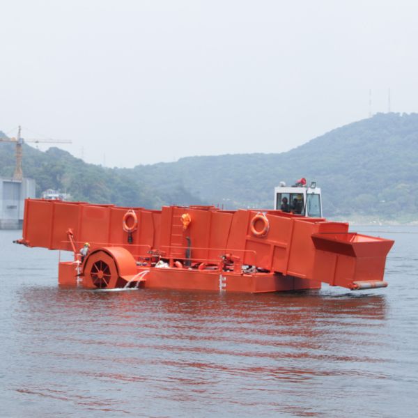 3000m2/h Garbage Loading Aquatic Weed Harvester with 50 - 80 HP Tractor Power and 12t Load Capacity River Grass Conveyor Barge