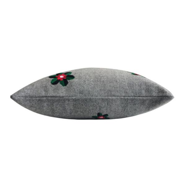 Embroidered Elegant Decorative Cushion Covers 100% Cotton For Couch / Sofa