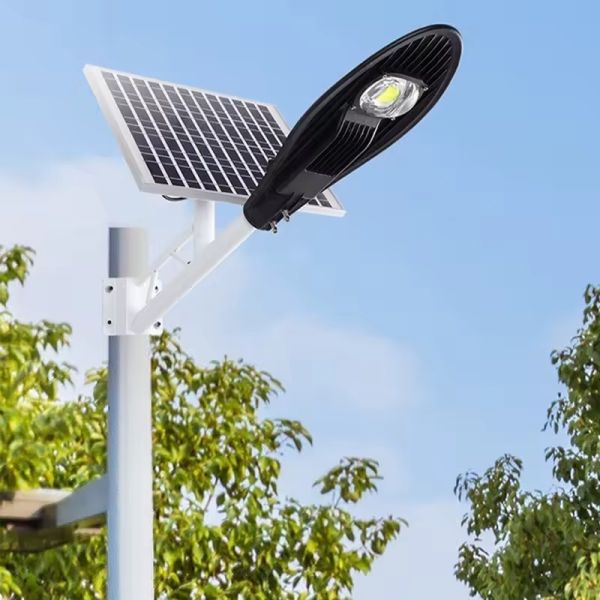 LED Solar Street Light With Dusk to Dawn 12H Runtime for Rural Roads