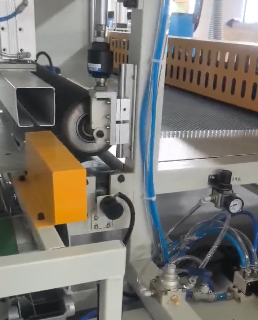 Honeycomb Core Stretching CNC Cutting Machine 3 - 10m/min