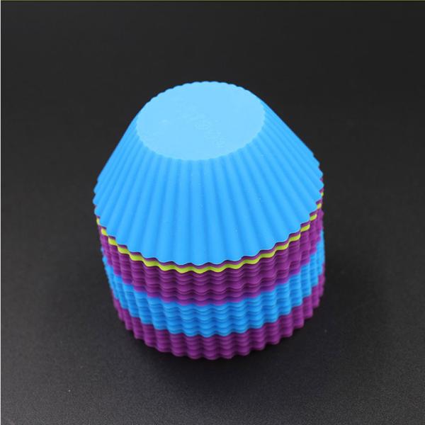 Nontoxic Practical Silicone Cupcake Mould , Microwaveable Silicone Baking Cases