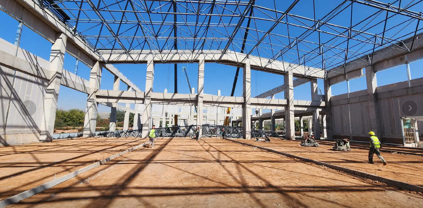 Commercial Prefab Steel Structure Building Large Space Steel Frame Structure Building