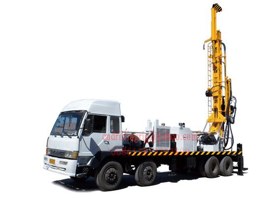 Quality Truck Mounted Top Head Water Well Drilling Rig 8 X 4 Heavy Duty By Mud / Air Compressor Drilling for sale