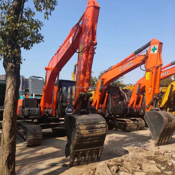 12T Hitachi EX120 Excavator Suitable for Various Applications and Projects