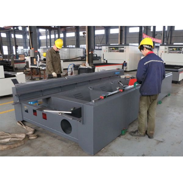 Double Drive Fiber Laser Cutting Machine / Laser Metal Cutting Machine