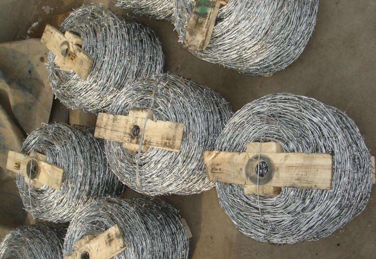 14 Gauge galvanized Barbed Steel Wire For Highway Protection
