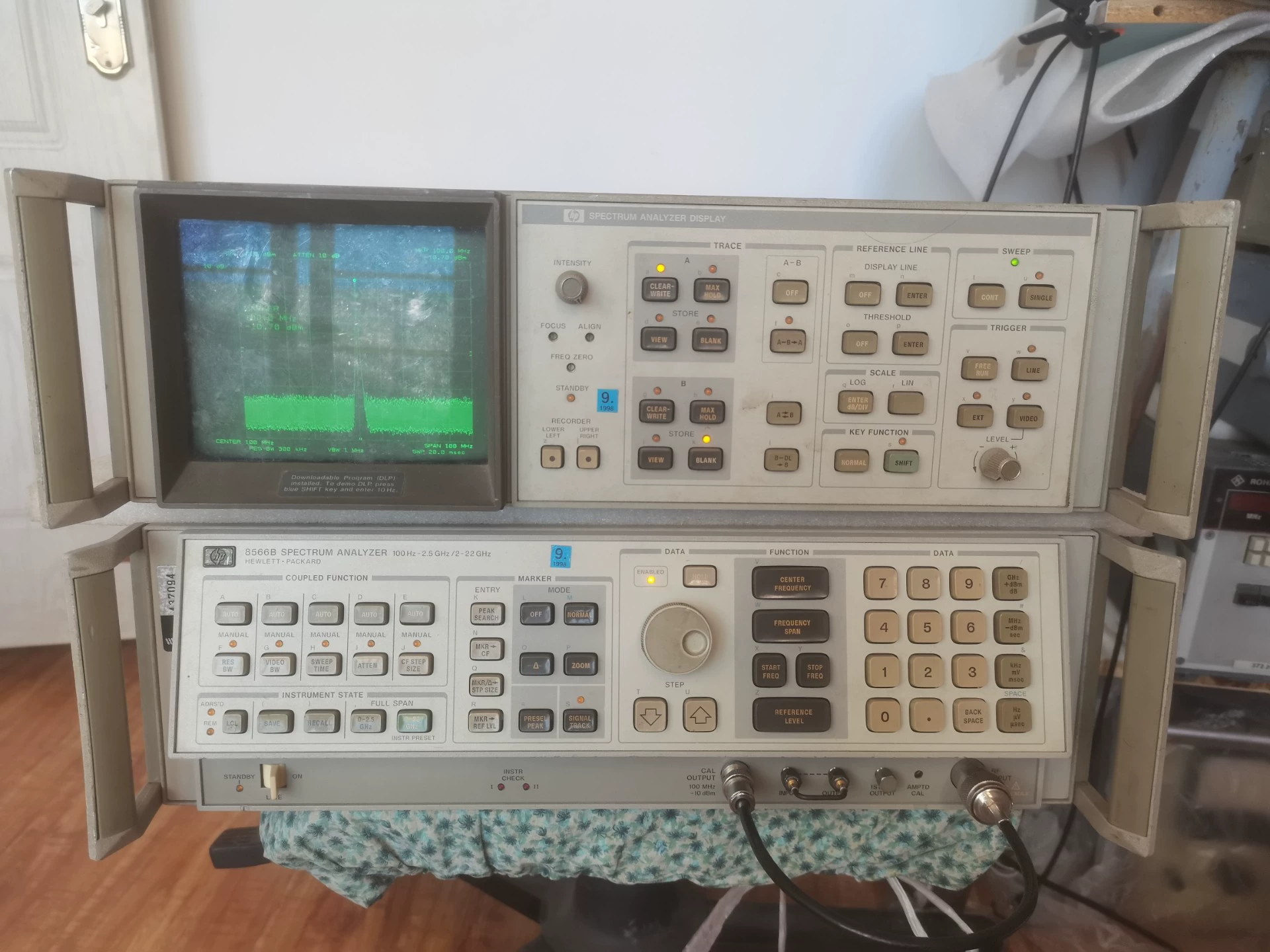 100 Hz–22 GHz Microwave RF Spectrum Analyzer HP Agilent 8566B