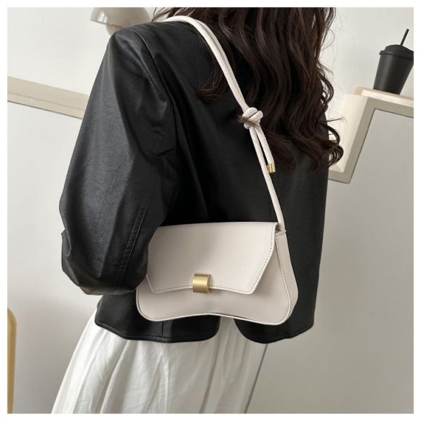 PORTABLE Saddle Bag Purse 2023 Collection Designer Handbags for Women's Portable Size