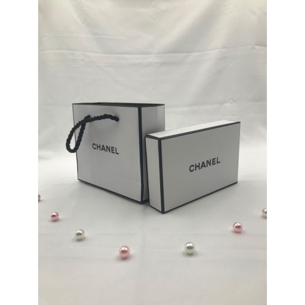 Exquisite Color Paperboard Cosmetic Box Packaging Print Logo Pattern Custom Size