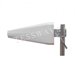 Wholesale Outdoor wide band directional log periodic DAS Yagi antenna 698-2700 MHz 11dBi from china suppliers