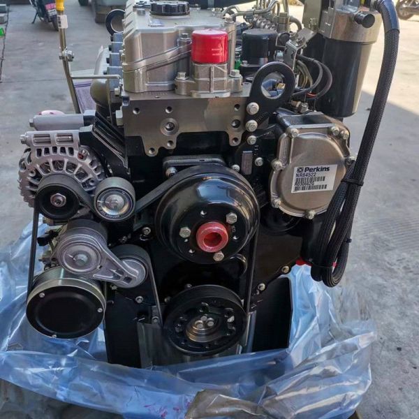 102KW Perkins C4.4 Engine 1104D-E44TA Diesel Engine 2200 Rpm