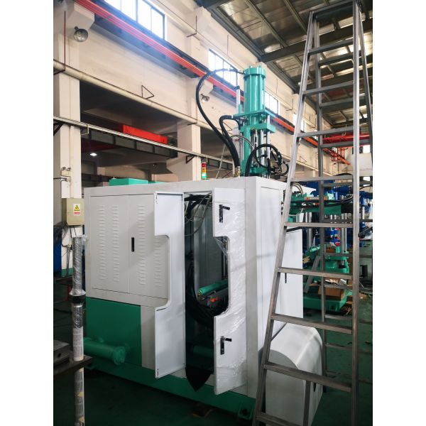 Motorcycles Parts Making Machine Vertical Rubber Injection Molding Machine For Rubber Damper