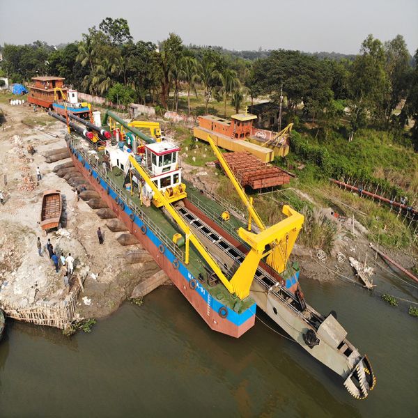 18/20/22/24/26 Inch Diesel Engine Hydraulic Cutter Suction Dredger for River Sand Ship and Lake Mud Dredge Vessel
