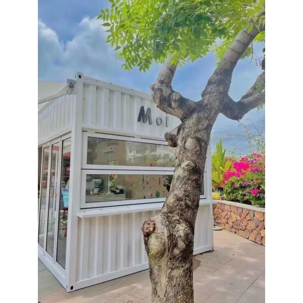 Greenhouse Folding Window Interpretation Blending Historical Aesthetics with Contemporary Efficiency