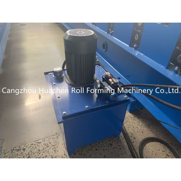 Hydraulic pump station with cooling system